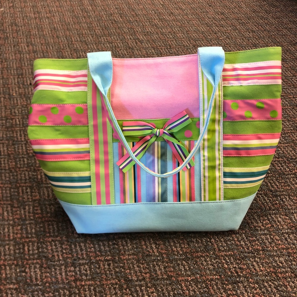 Quacker Factory large pastel colors pocketbook